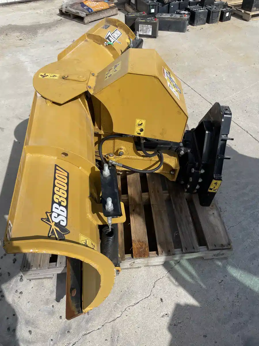 Photo de la Galerie 1 pour 2026 HLA Attachments SB3600V72 Gratte à neige