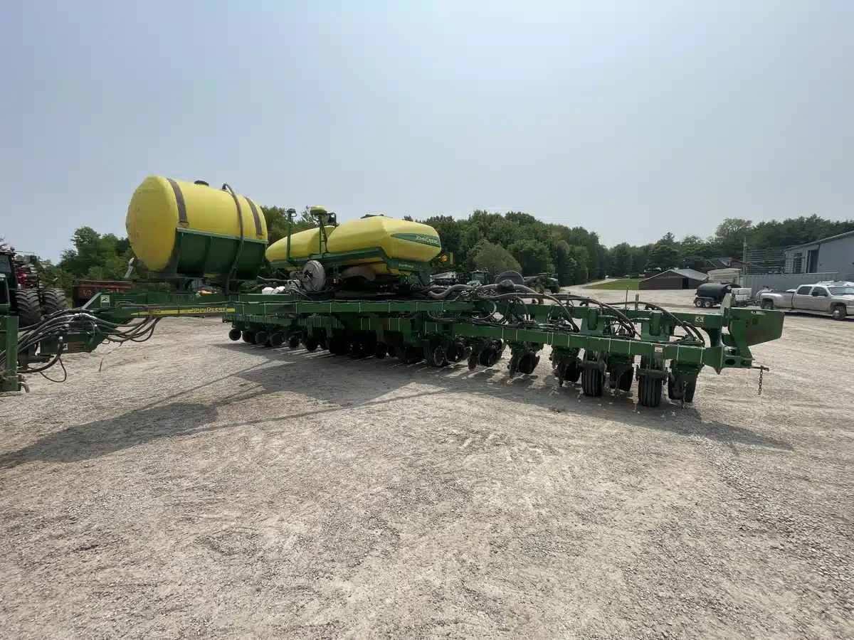 Photo de la Galerie 1 pour 2014 John Deere 1790 Planteur