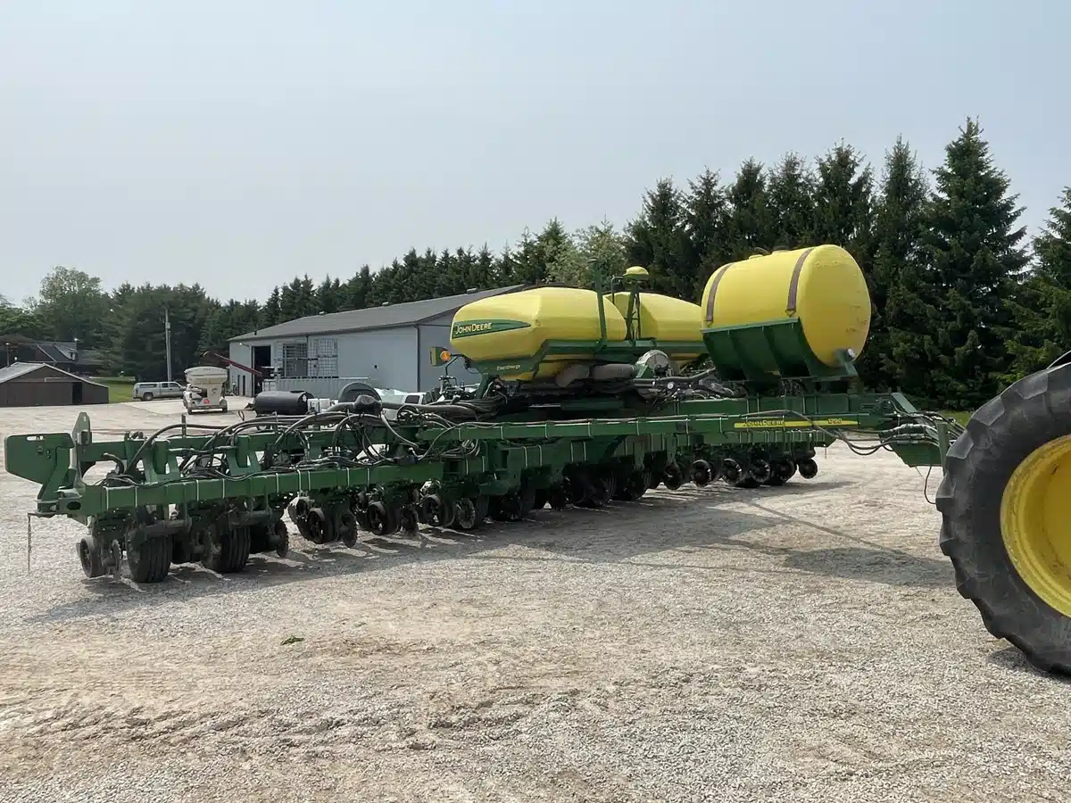 Photo de la Galerie 2 pour 2014 John Deere 1790 Planteur