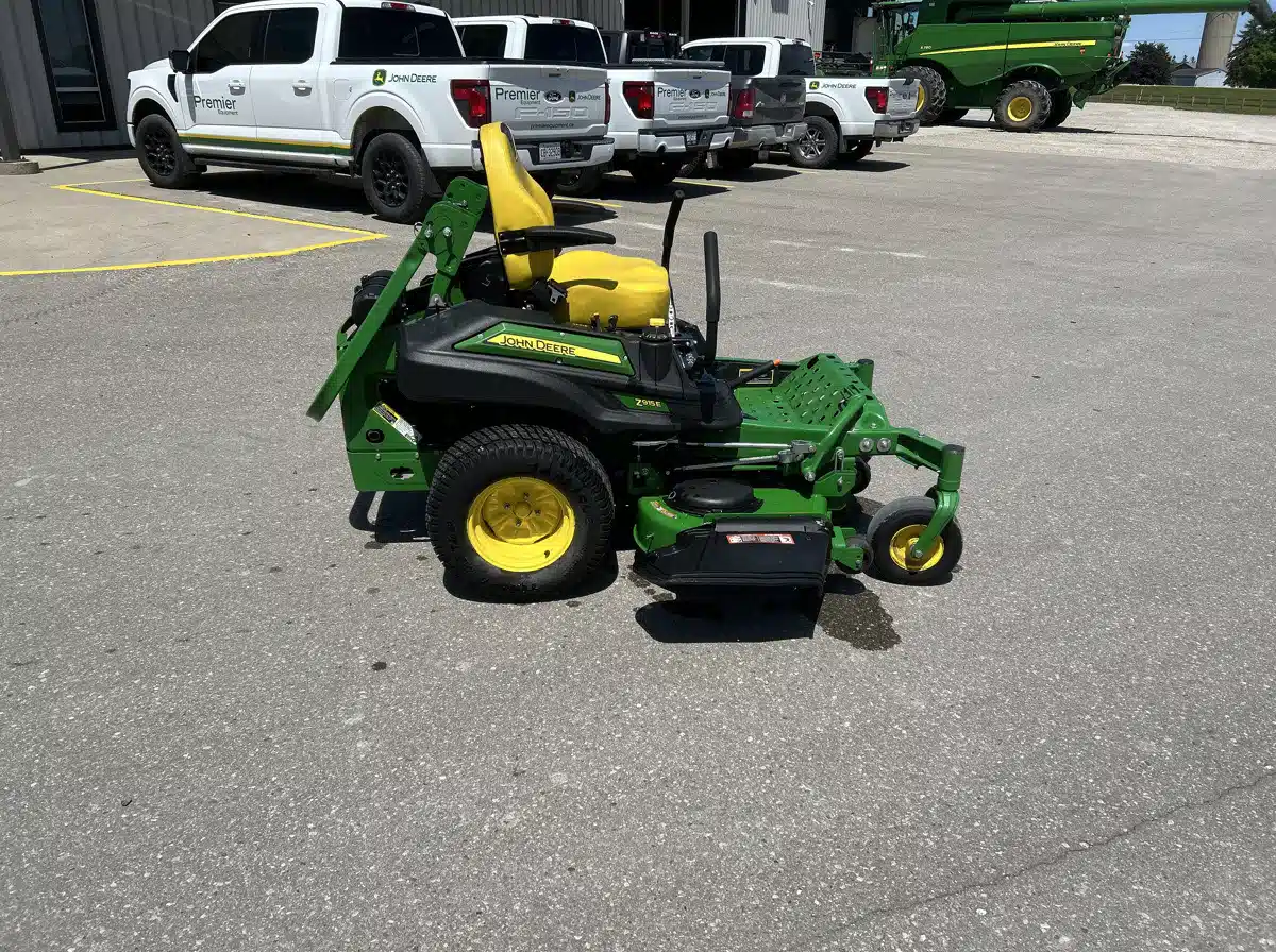 Gallery image 2 for 2020 John Deere Z915E Mower - Zero Turn