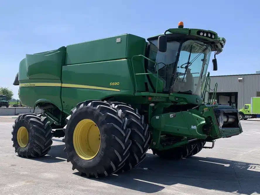 Photo de la Galerie 1 pour 2013 John Deere S690 Batteuse