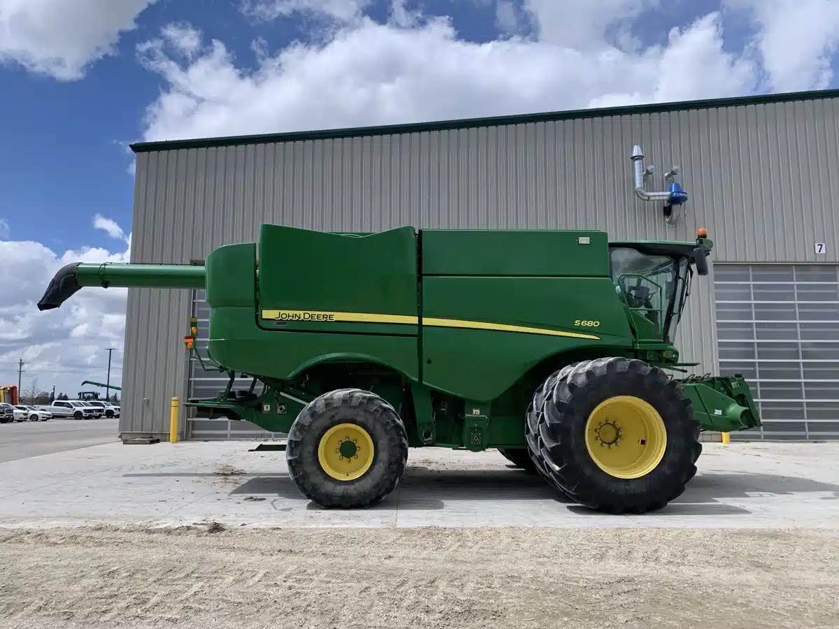 Photo de la Galerie 1 pour 2014 John Deere S680 Batteuse