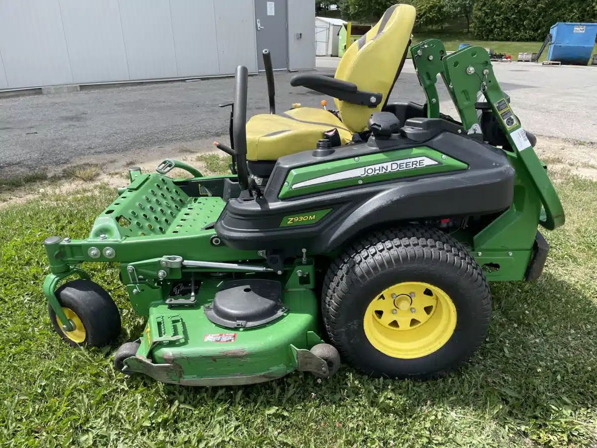 Gallery image 2 for 2022 John Deere Z930M Mower - Zero Turn