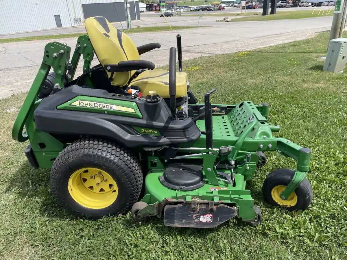 Gallery image 1 for 2022 John Deere Z930M Mower - Zero Turn
