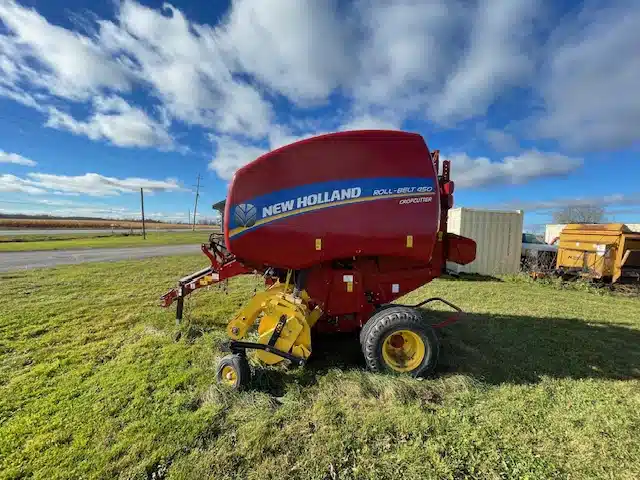Gallery image 1 for 2020 New Holland ROLL-BELT 450 Round Baler