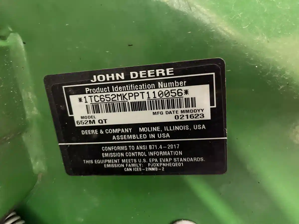 Photo de la Galerie 2 pour 2023 John Deere 652M Tondeuse à rayon de braquage zéro