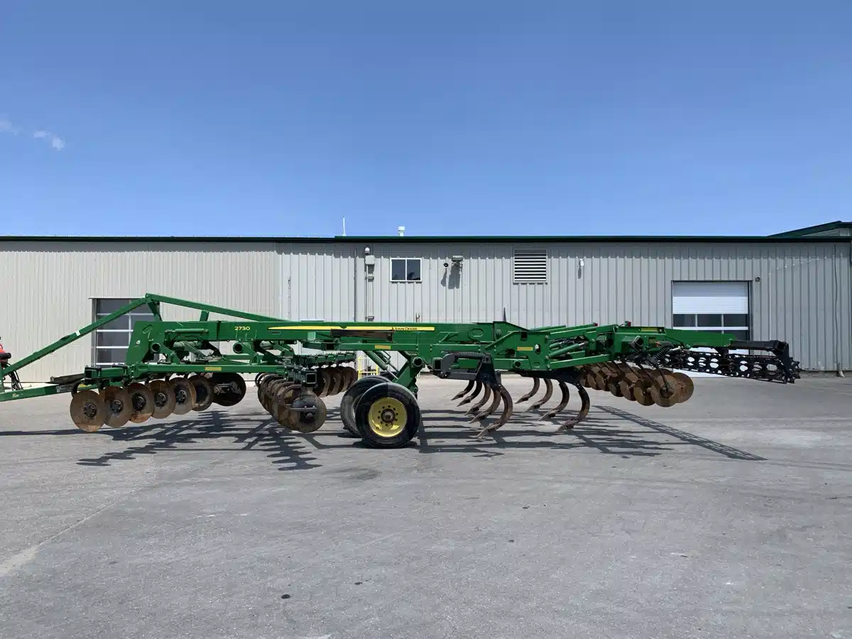 Photo de la Galerie 1 pour 2015 John Deere 2730 défonceuse