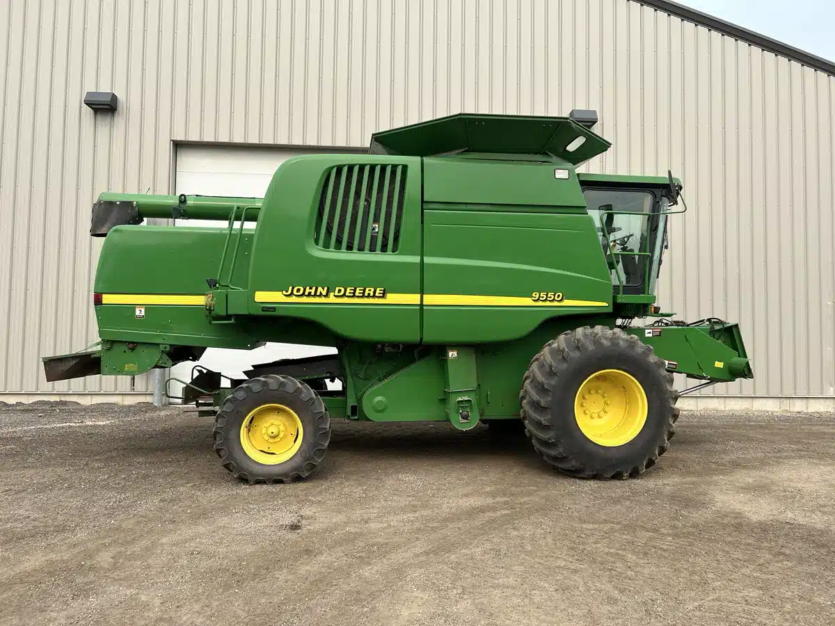 Photo de la Galerie 1 pour 2000 John Deere 9550 Batteuse