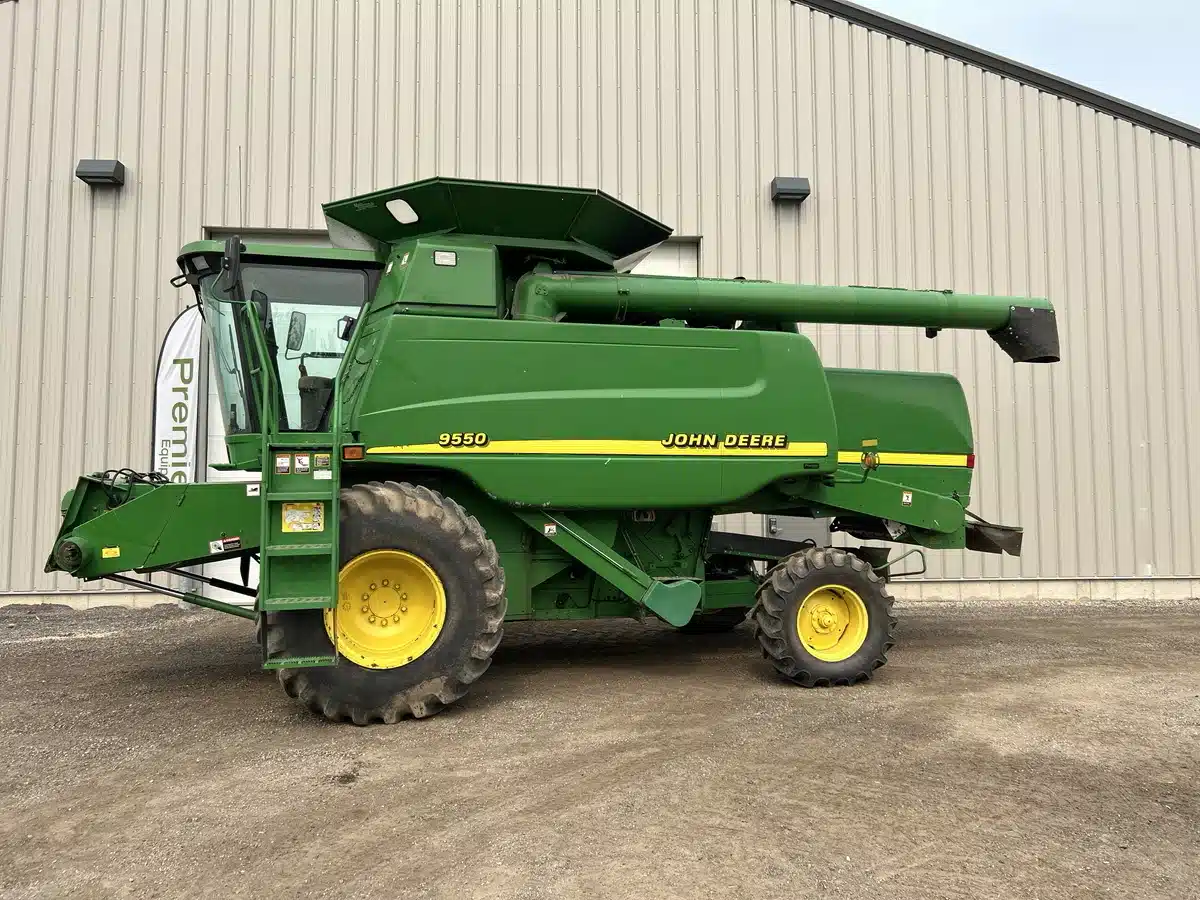 Photo de la Galerie 2 pour 2000 John Deere 9550 Batteuse