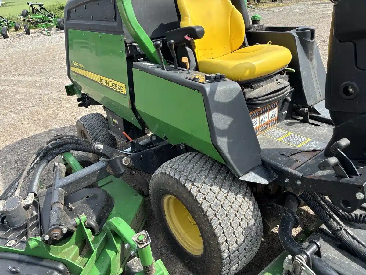 Photo de la Galerie 2 pour 2019 John Deere 1600 Tondeuse frontale