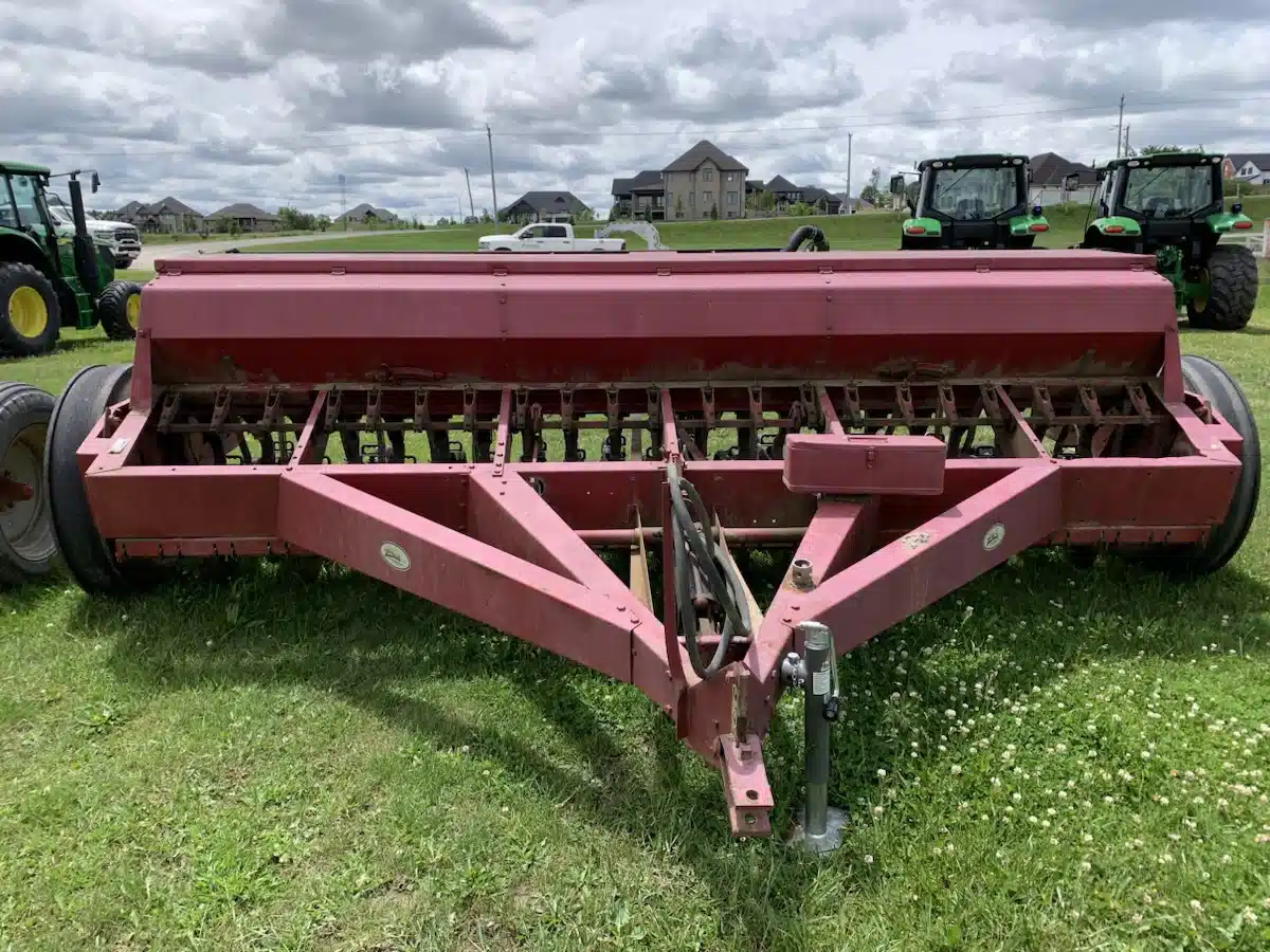 Gallery image 2 for International Harvester 5100 Drill
