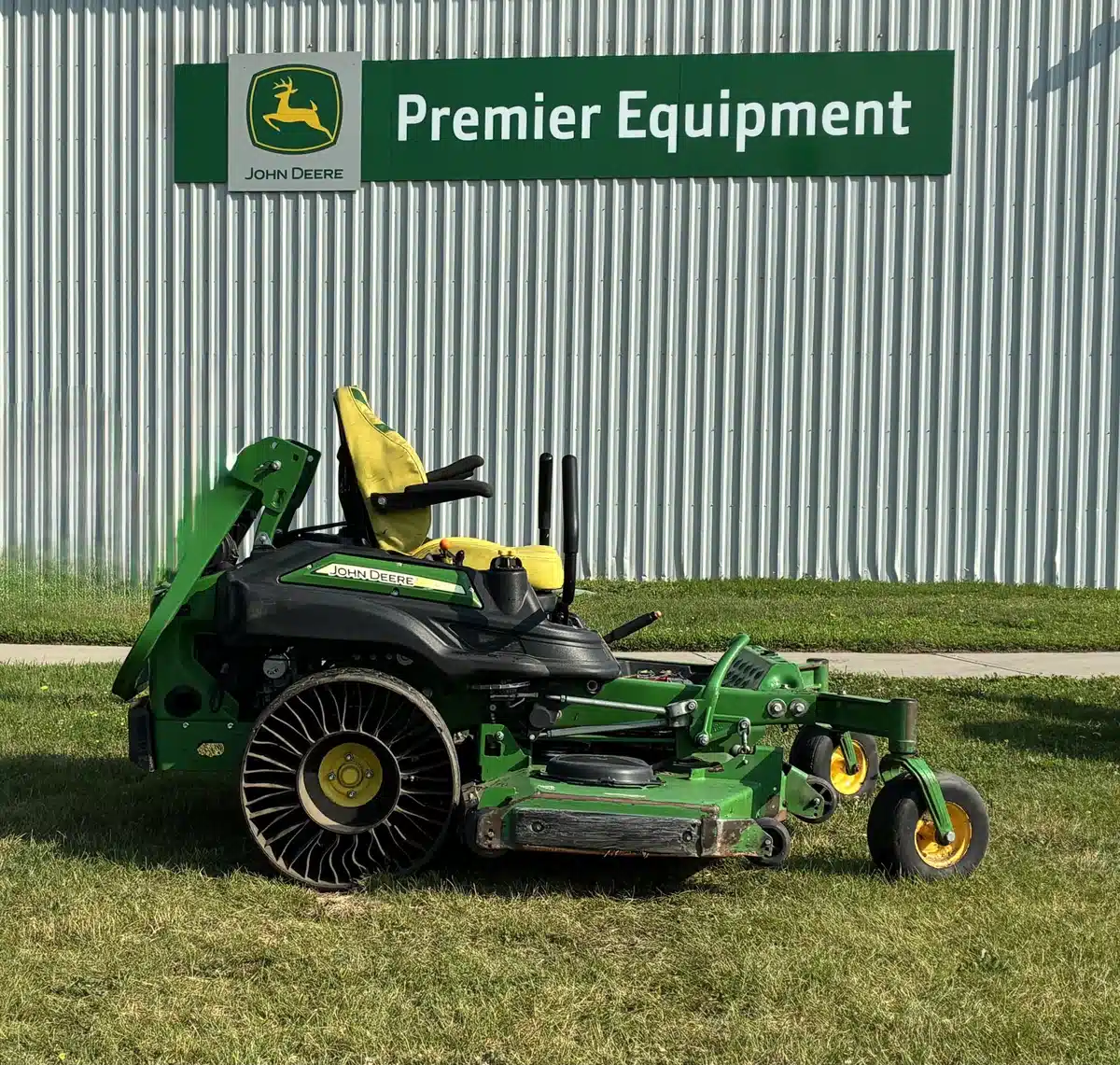 Gallery image 1 for 2021 John Deere Z950M Mower - Zero Turn