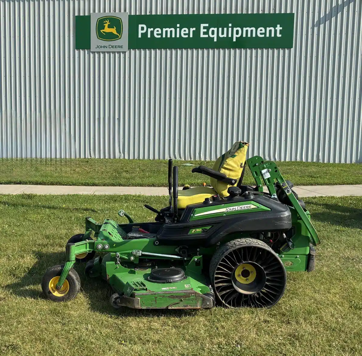 Gallery image 2 for 2021 John Deere Z950M Mower - Zero Turn