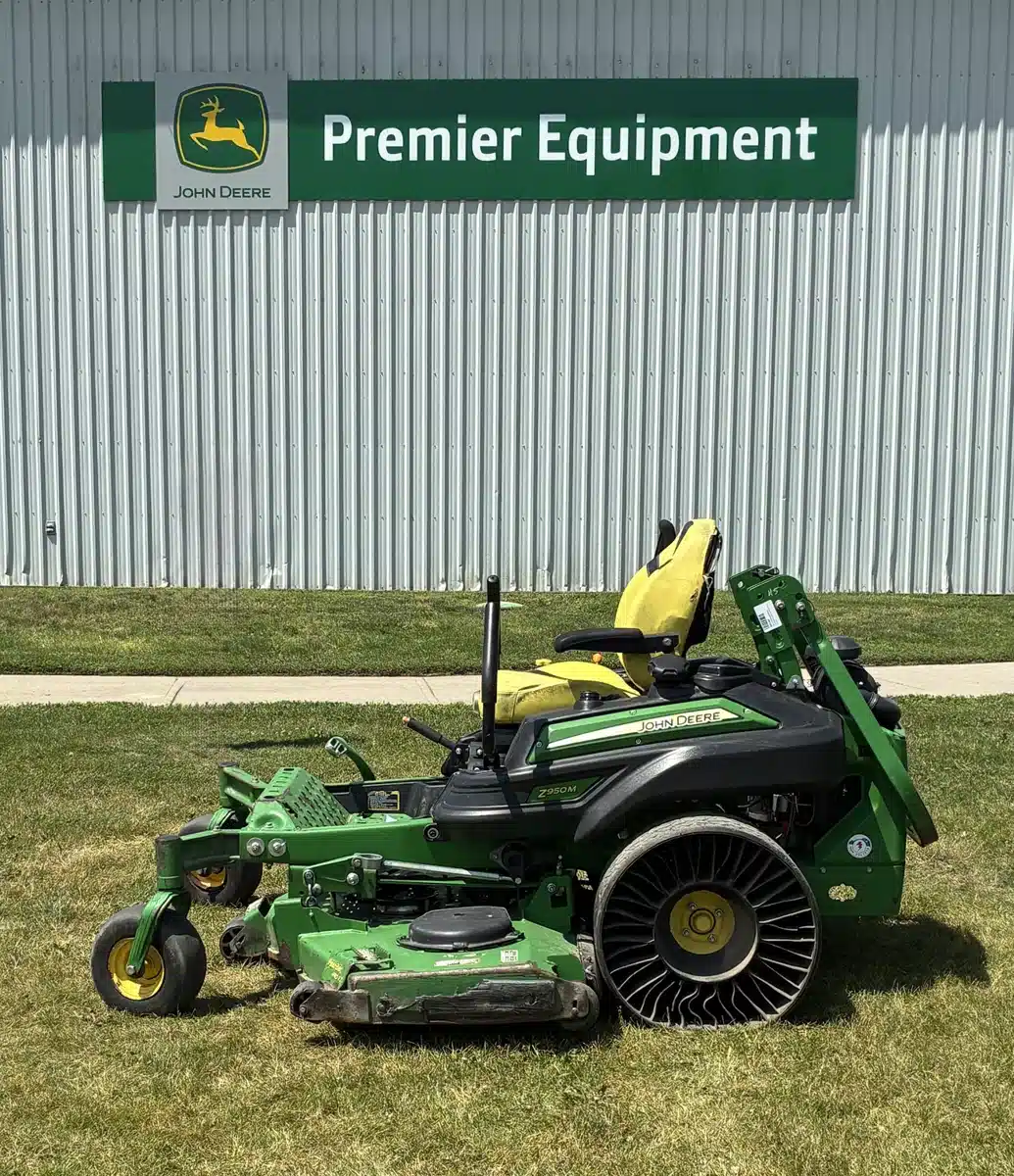 Photo de la Galerie 1 pour 2021 John Deere Z950M Tondeuse à rayon de braquage zéro