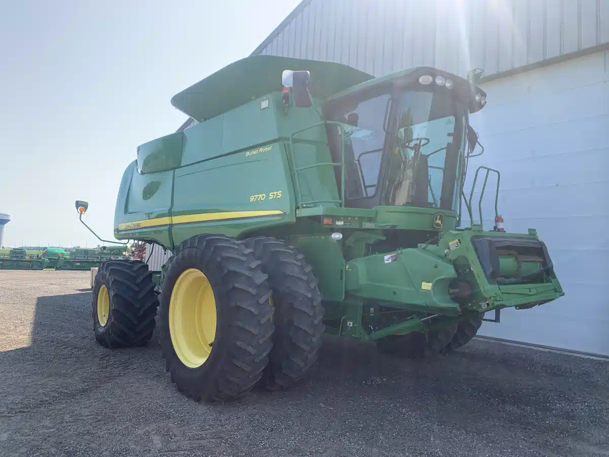 Photo de la Galerie 2 pour 2011 John Deere 9770 STS Batteuse