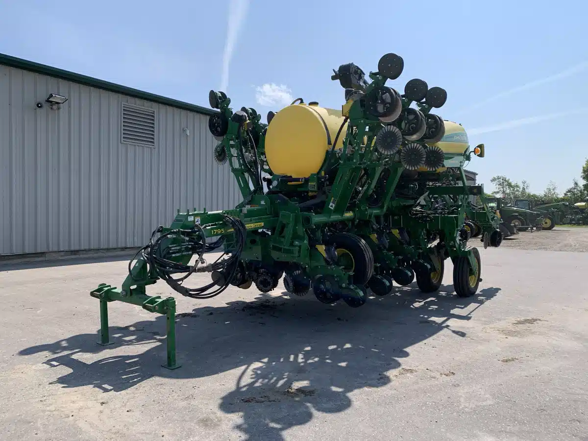 Photo de la Galerie 2 pour 2020 John Deere 1795 Planteur