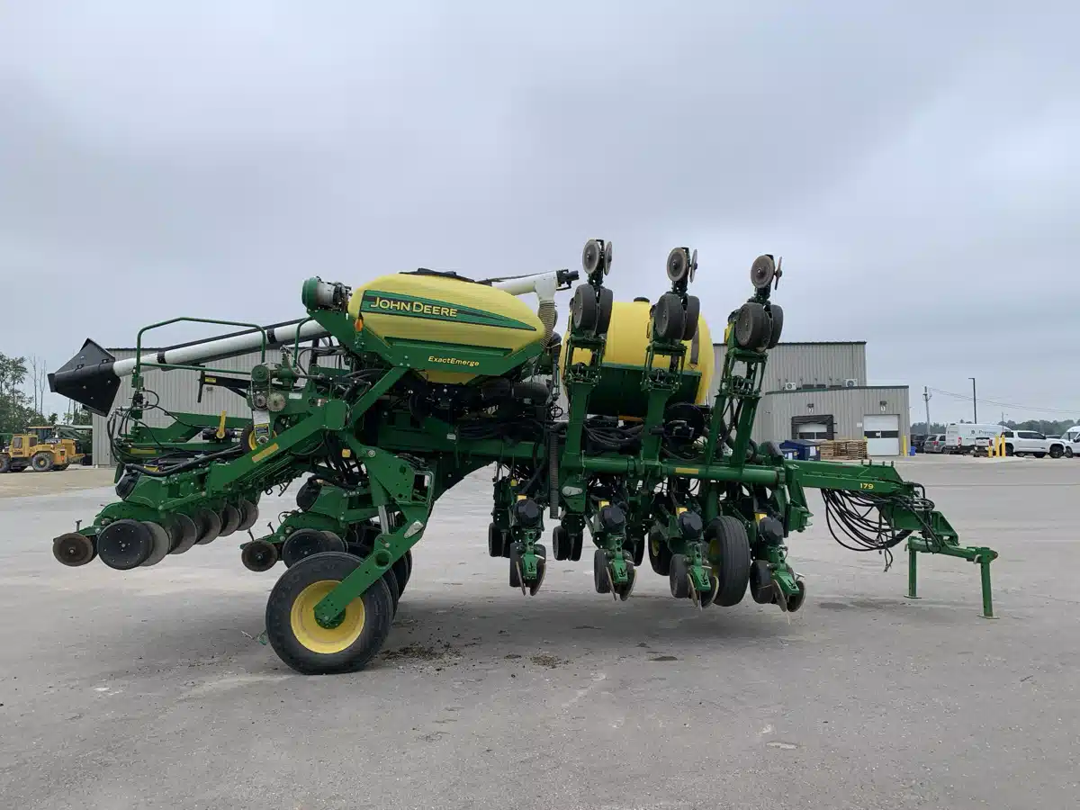 Photo de la Galerie 1 pour 2019 John Deere 1795 Planteur