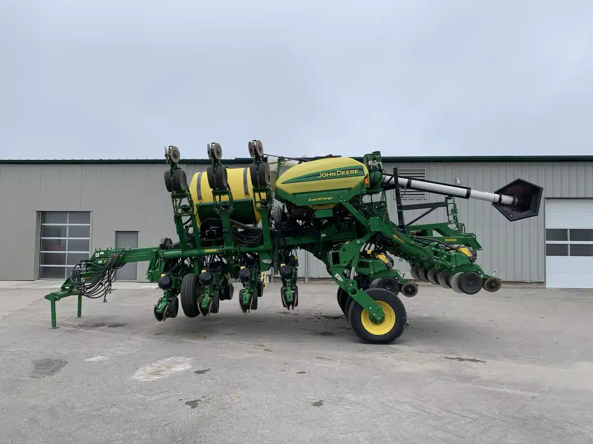 Photo de la Galerie 2 pour 2019 John Deere 1795 Planteur