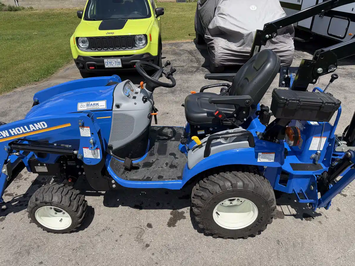 Gallery image 1 for 2024 New Holland WORKMASTER 25S Tractor
