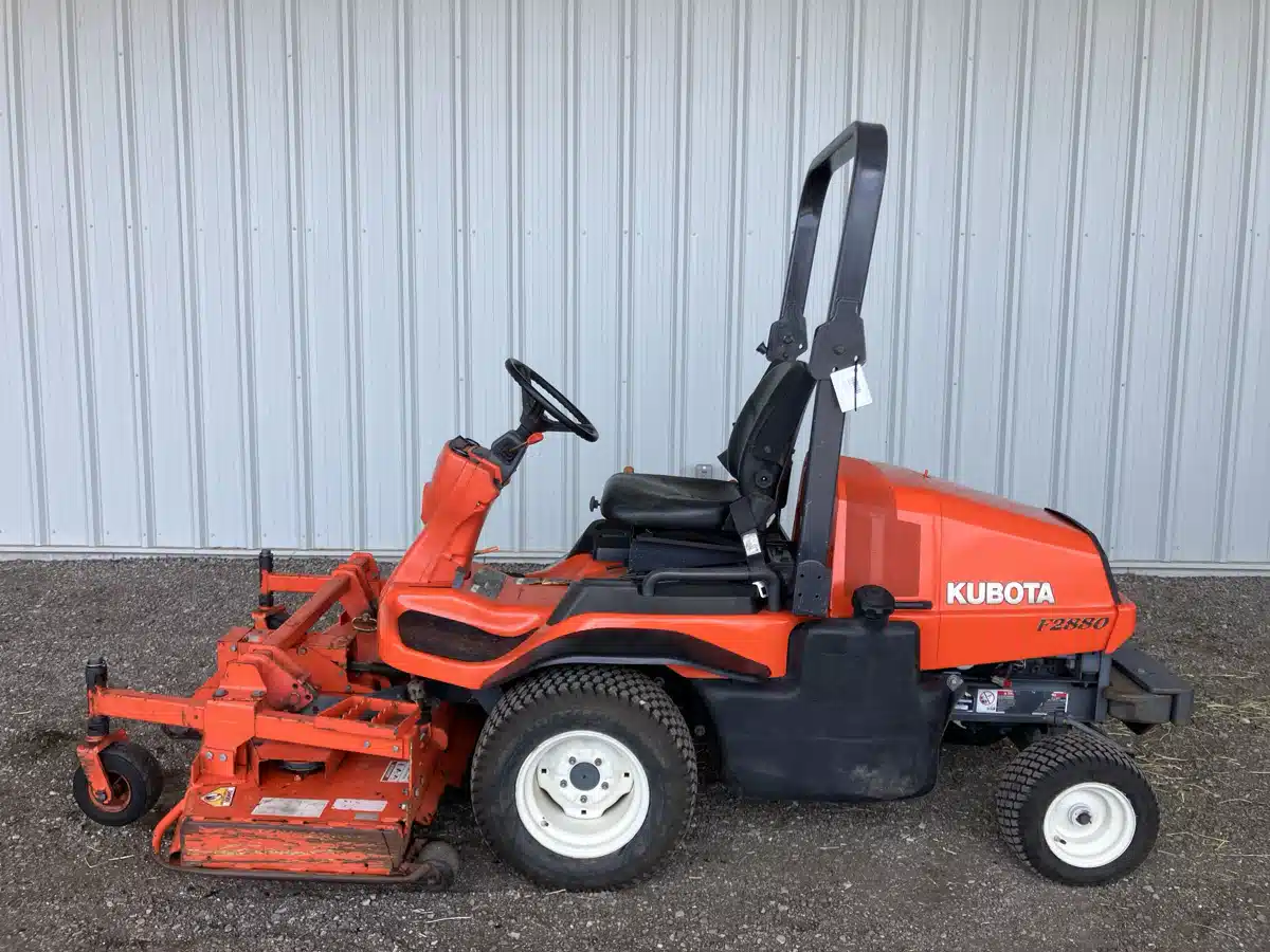 Gallery image 2 for 2007 Kubota F2880E Mower - Front Deck