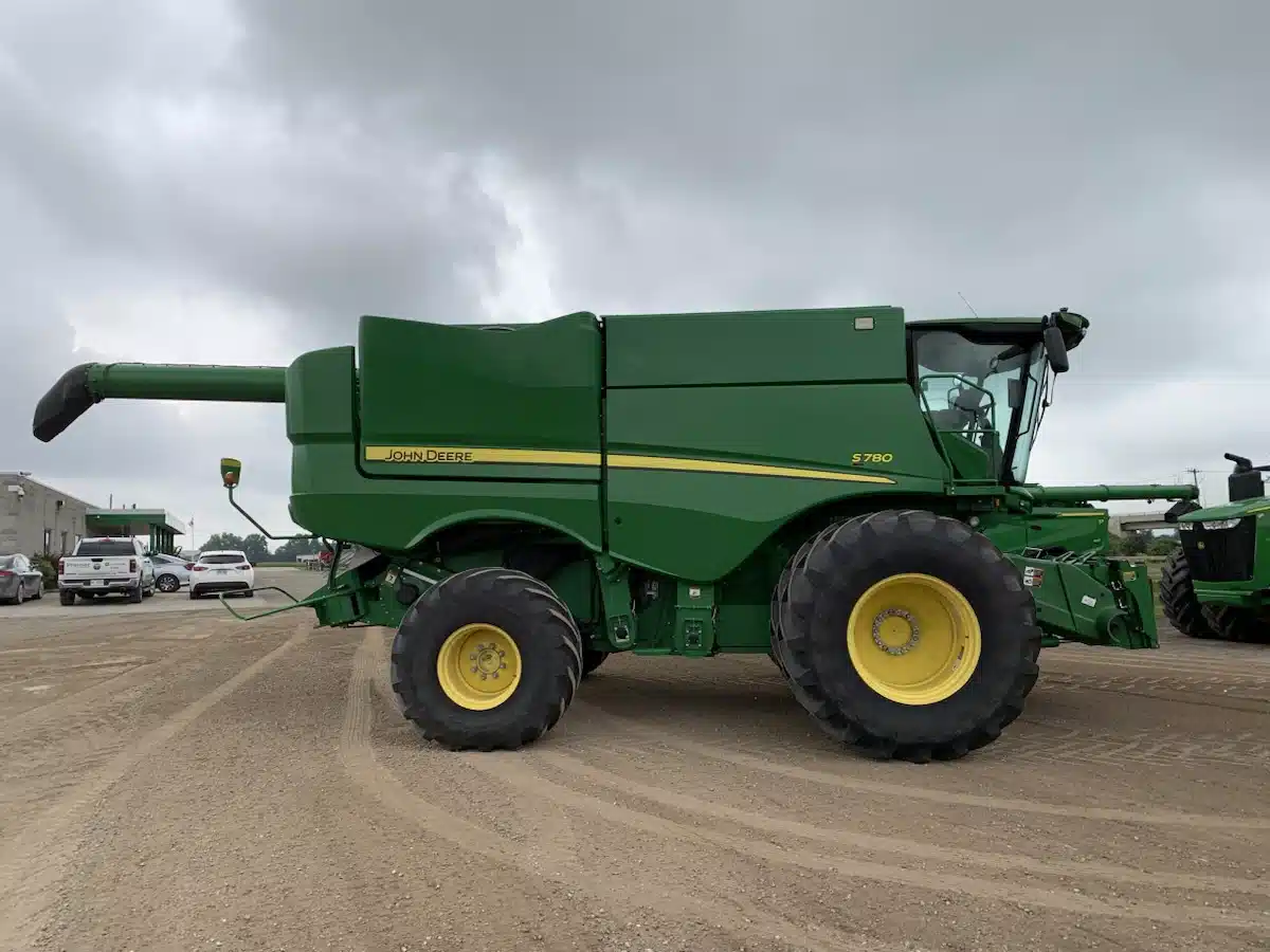 Photo de la Galerie 2 pour 2021 John Deere S780 Batteuse