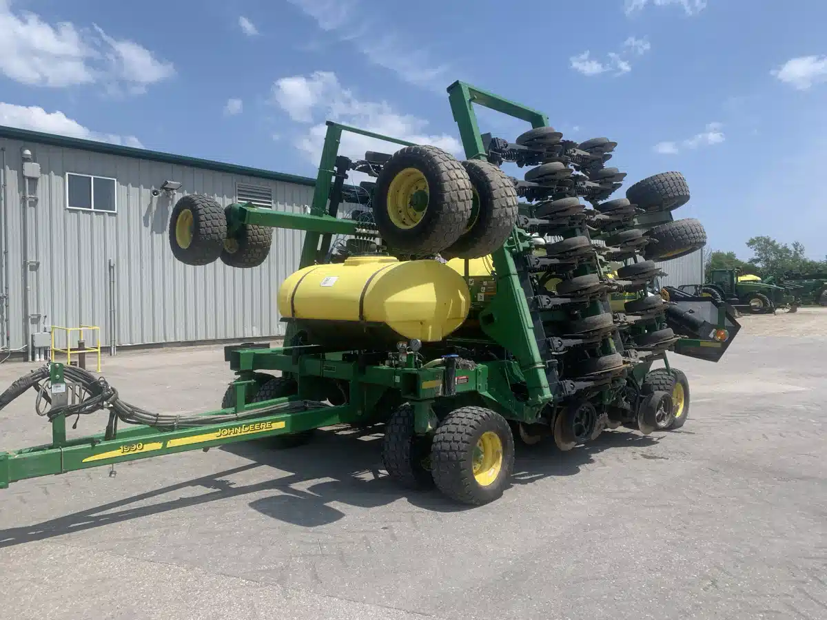 Gallery image 1 for 2016 John Deere 1990 Air Drill
