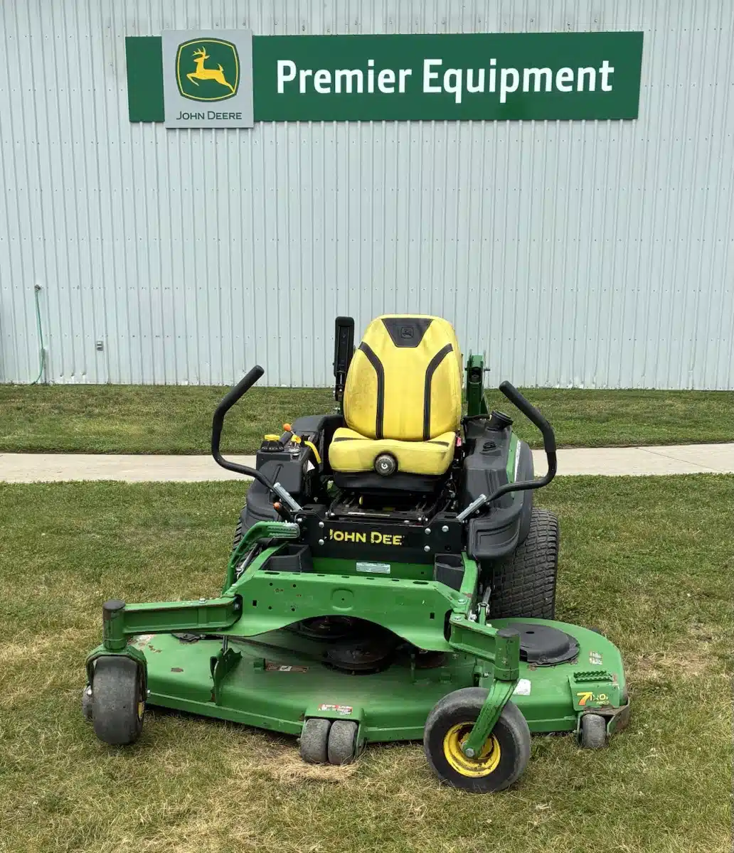 Photo de la Galerie 1 pour 2019 John Deere Z950M Tondeuse à rayon de braquage zéro