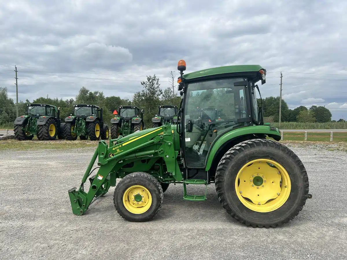 Photo de la Galerie 2 pour 2019 John Deere 4066R Tracteur