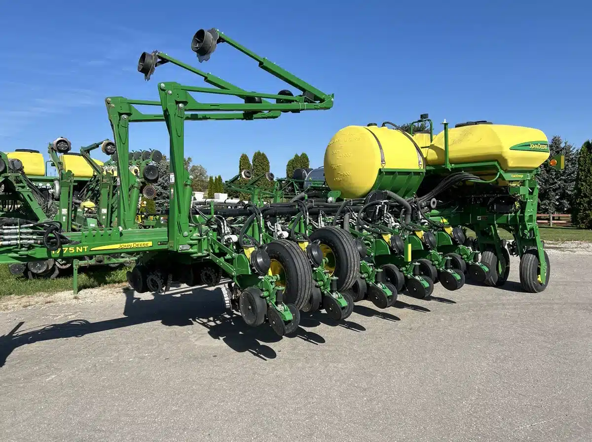 Photo de la Galerie 1 pour 2017 John Deere 1775NT Planteur
