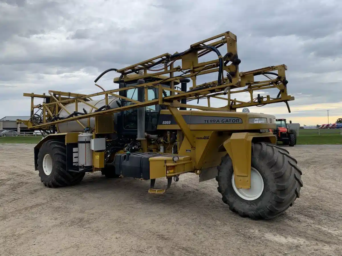 Gallery image 2 for 2008 Ag Chem 8203 Sprayer - Self Propelled