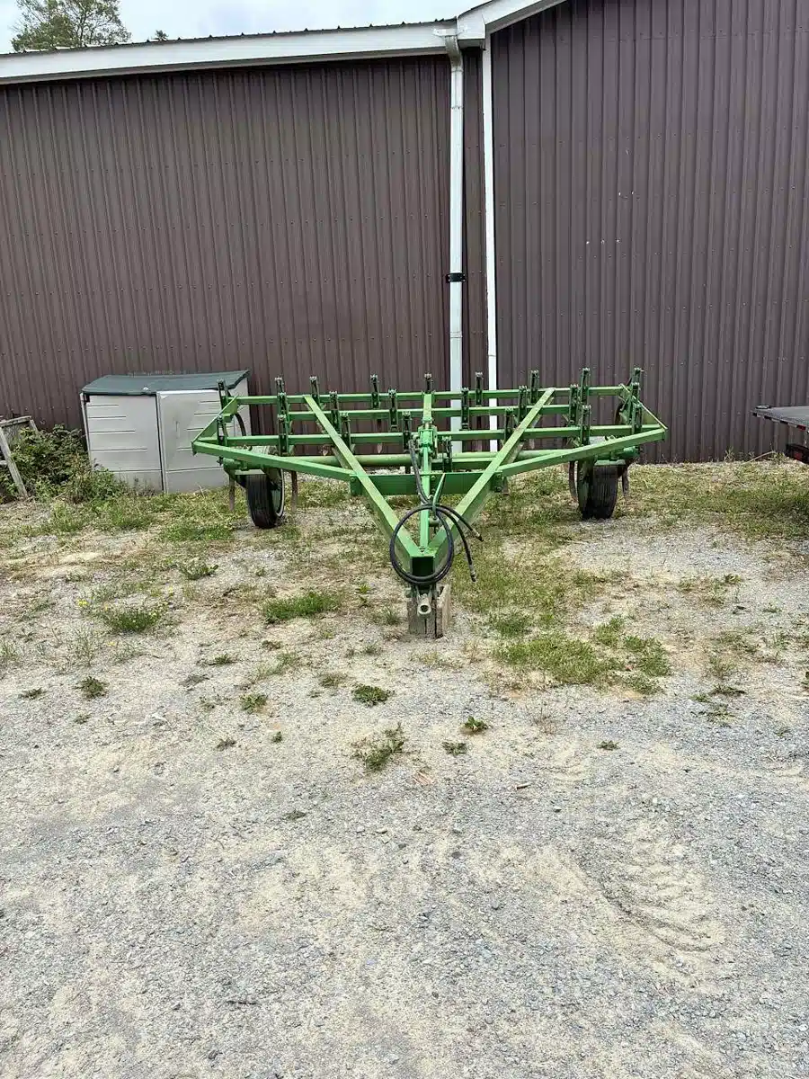 Photo de la Galerie 1 pour 12' Field Cultivator Cultivateur