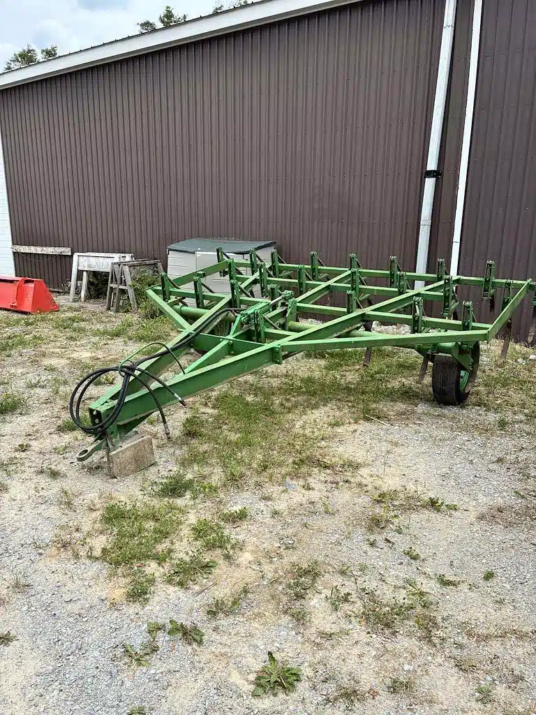 Photo de la Galerie 2 pour 12' Field Cultivator Cultivateur