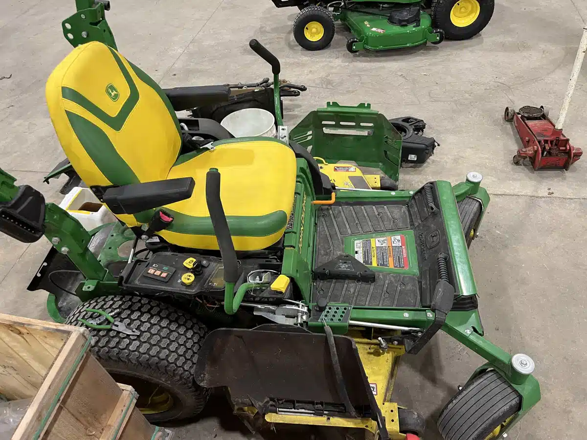 Gallery image 2 for 2021 John Deere Z545R Mower - Zero Turn
