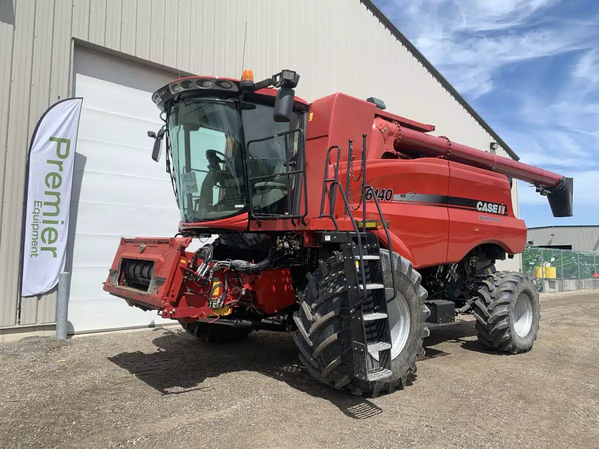 Gallery image 1 for 2016 Case IH 6140 Combine