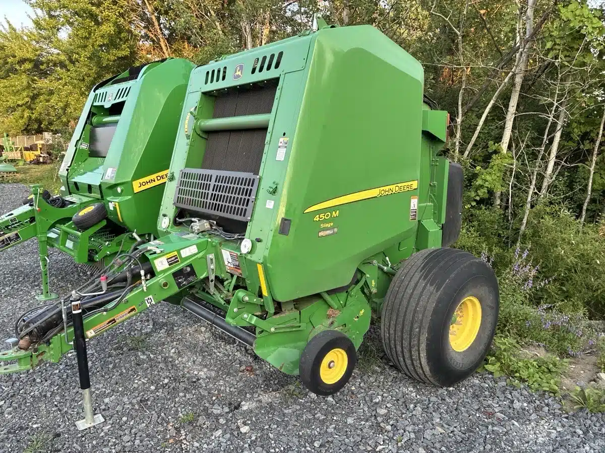 Gallery image 1 for 2021 John Deere 450M Round Baler