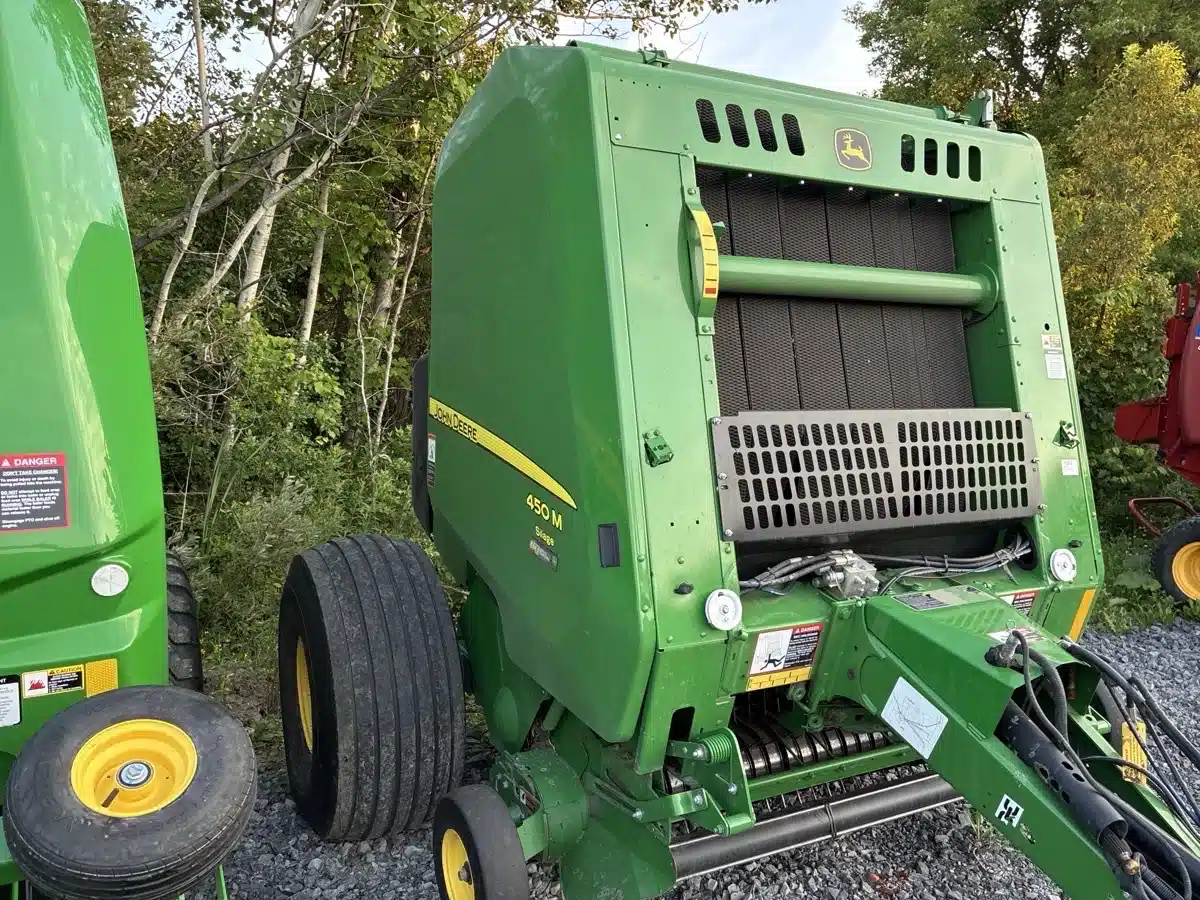 Gallery image 2 for 2021 John Deere 450M Round Baler
