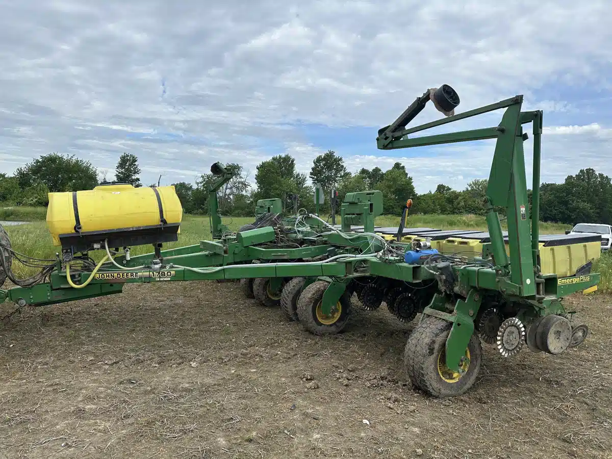 Gallery image 2 for 2000 John Deere 1780 Planter