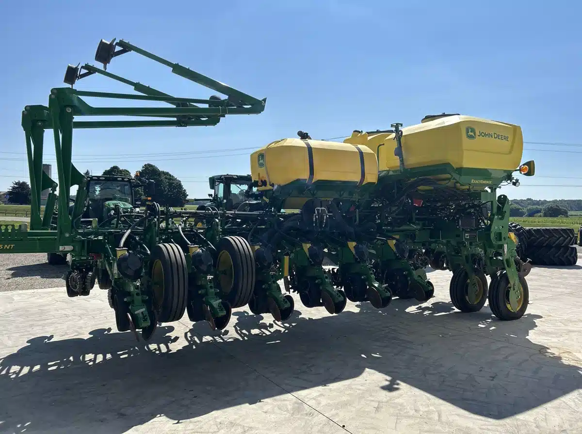 Photo de la Galerie 2 pour 2024 John Deere 1775NT Planteur