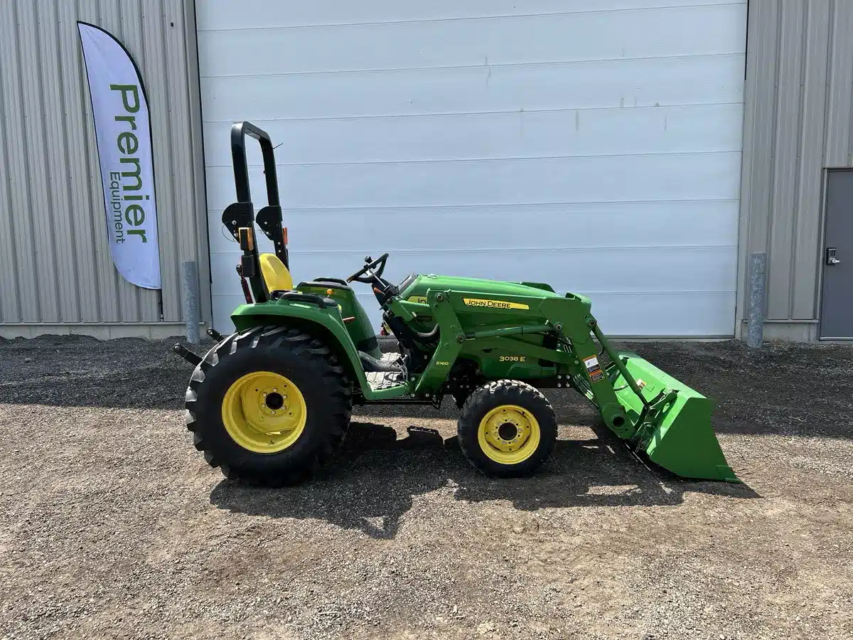 Gallery image 2 for 2015 John Deere 3038E Tractor