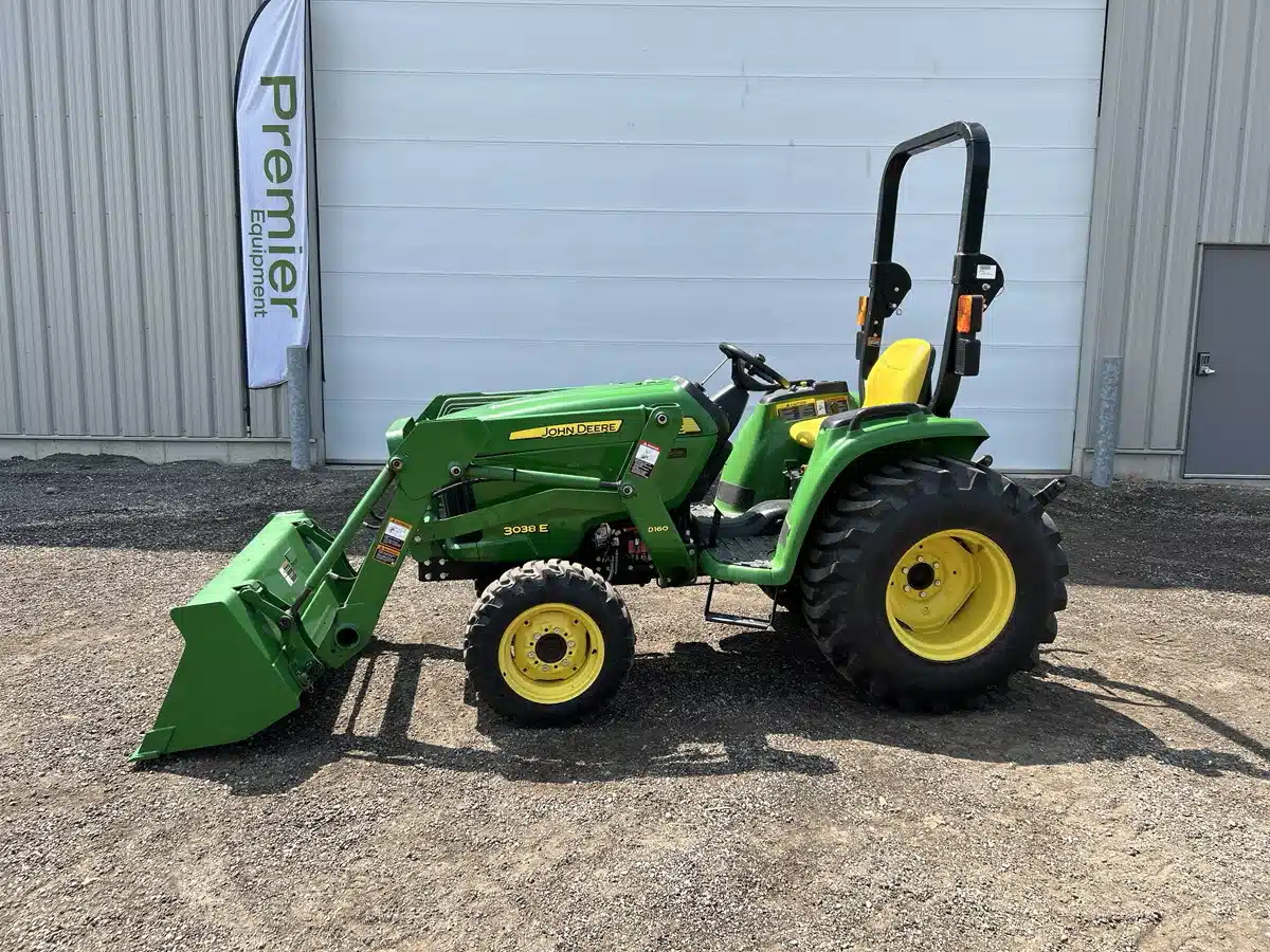 Gallery image 1 for 2015 John Deere 3038E Tractor