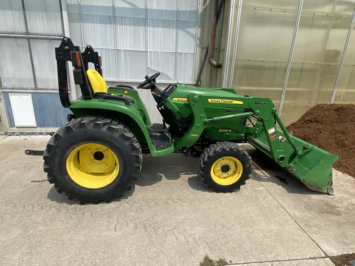 Gallery image 1 for 2015 John Deere 3038E Tractor
