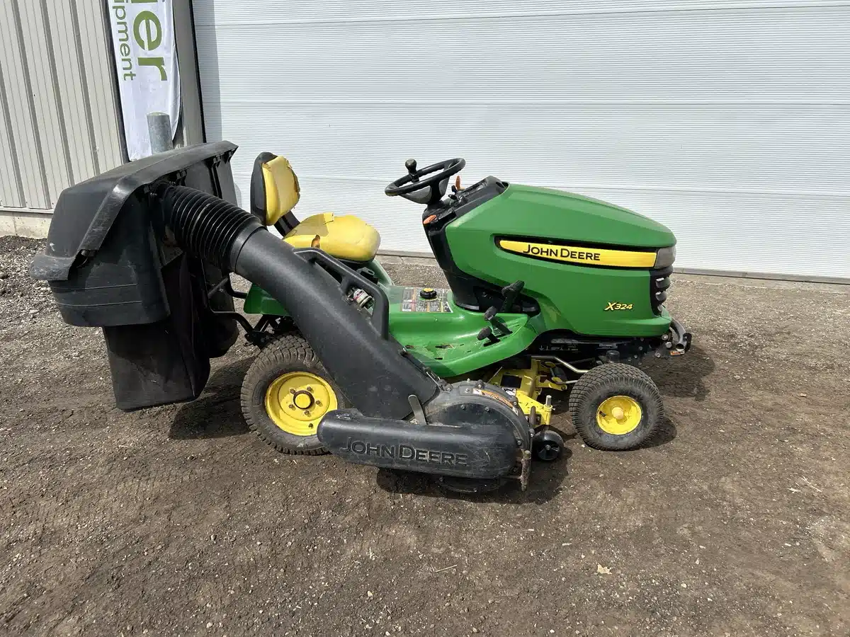 Photo de la Galerie 2 pour 2010 John Deere X324 Tracteur à pelouse