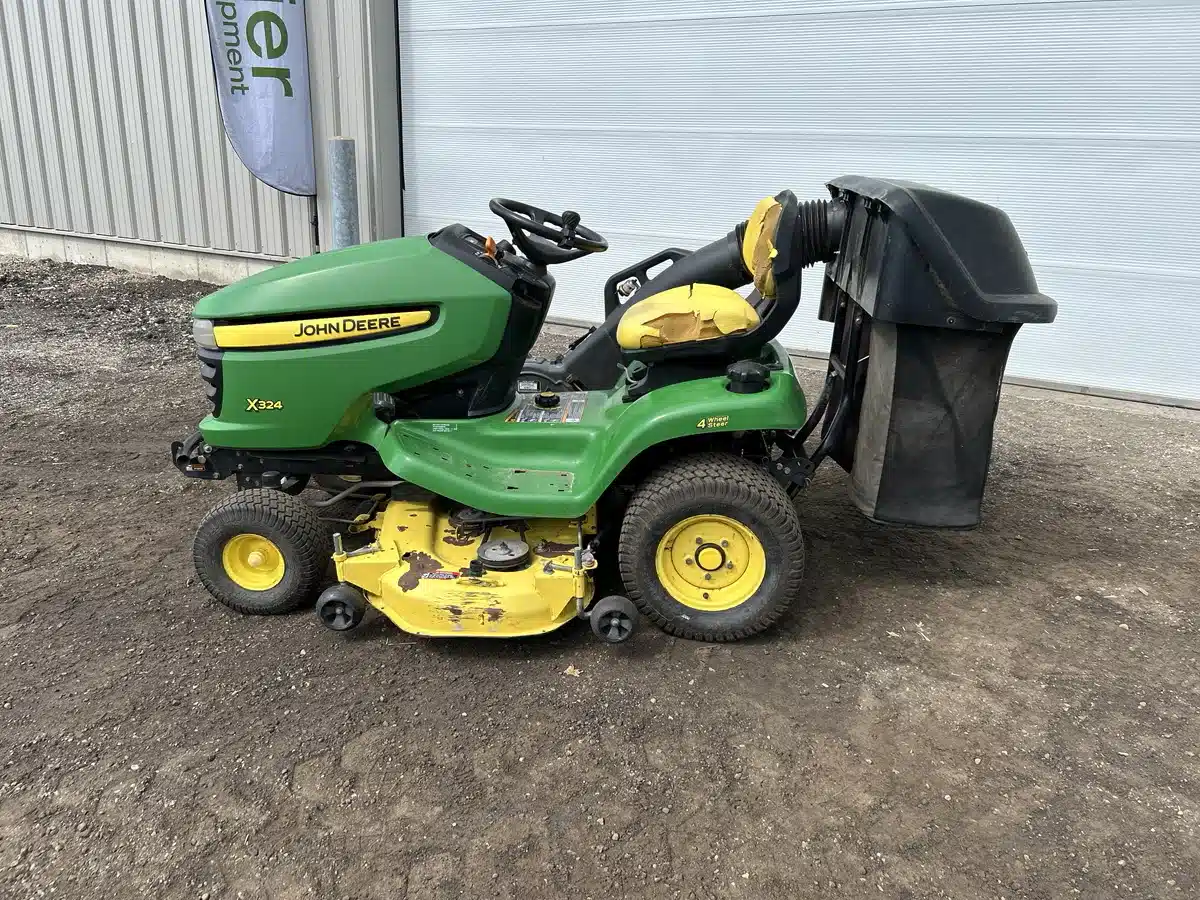 Photo de la Galerie 1 pour 2010 John Deere X324 Tracteur à pelouse