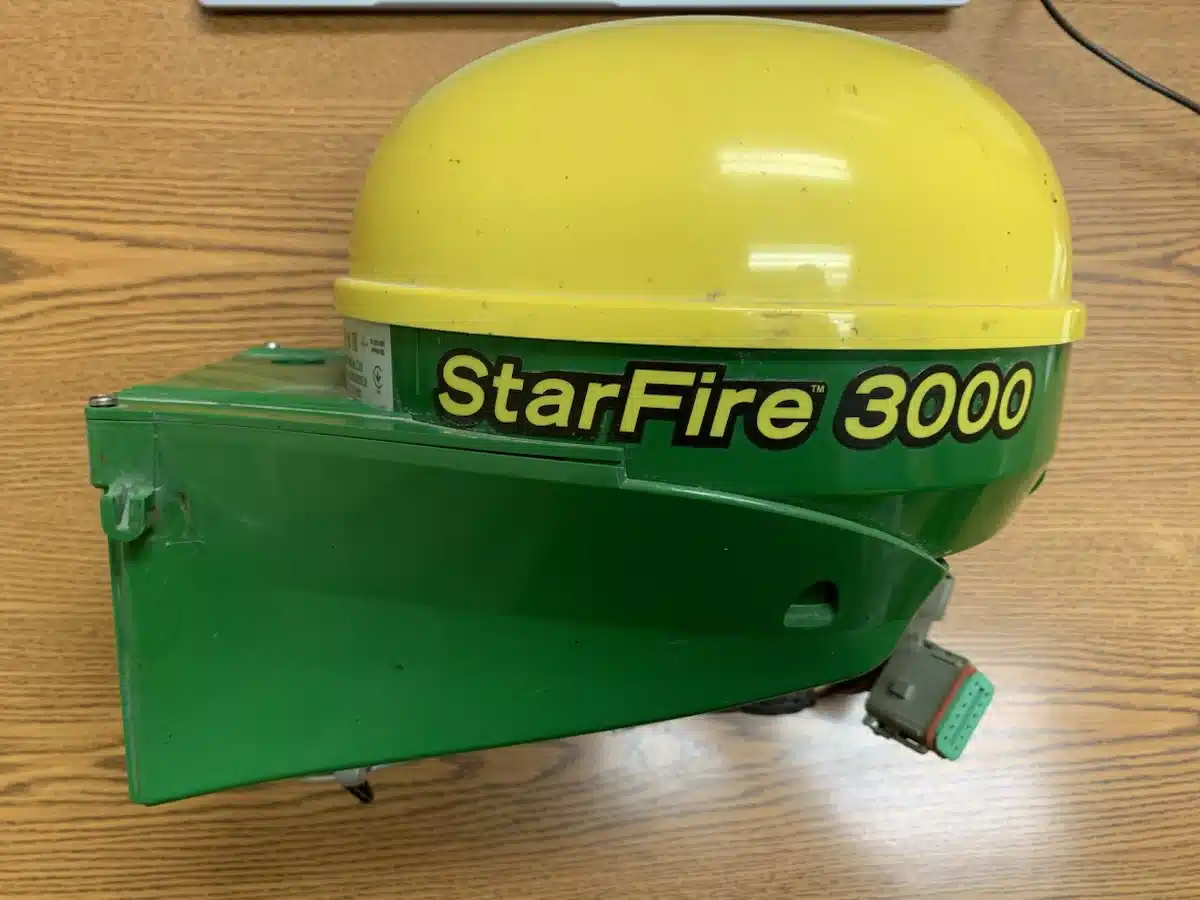 Gallery image 2 for John Deere STARFIRE 3000 Guidance System