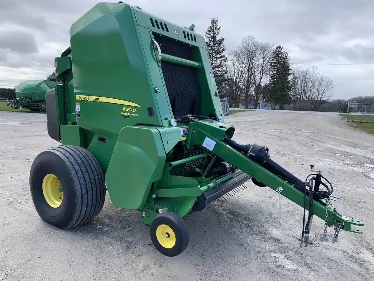 Gallery image 1 for 2018 John Deere 450M Round Baler