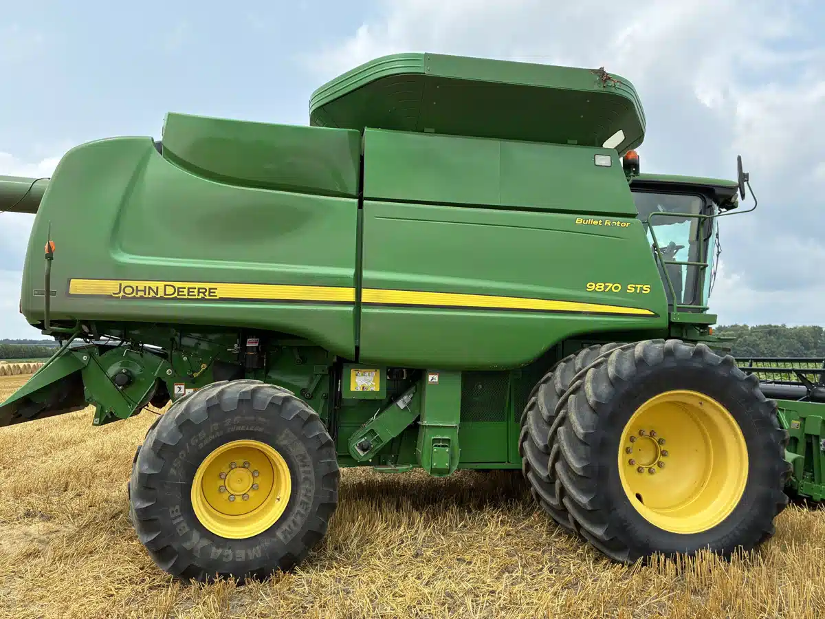 Gallery image 1 for 2010 John Deere 9870 STS Combine