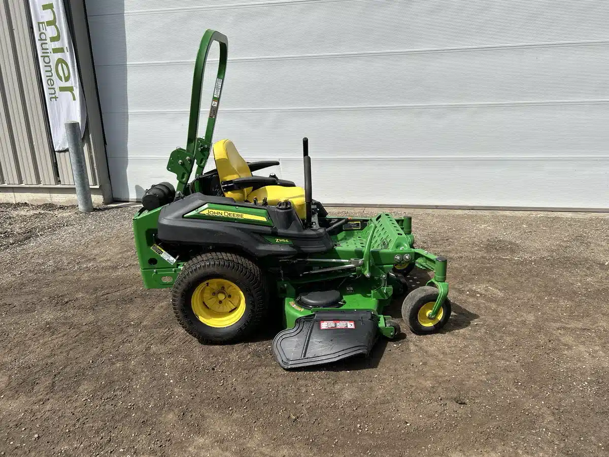 Photo de la Galerie 2 pour 2019 John Deere Z915E Tondeuse à rayon de braquage zéro