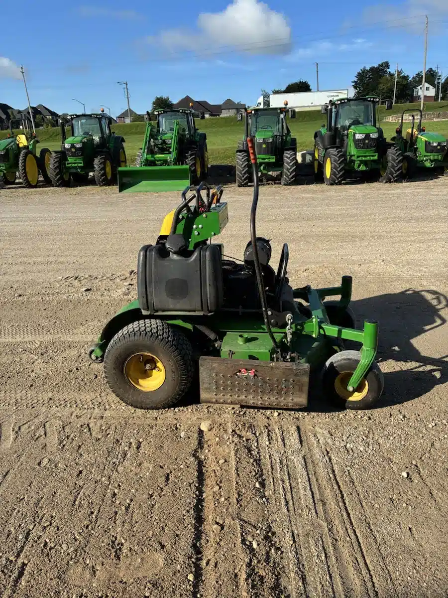 Gallery image 2 for 2022 John Deere 652R Mower - Zero Turn