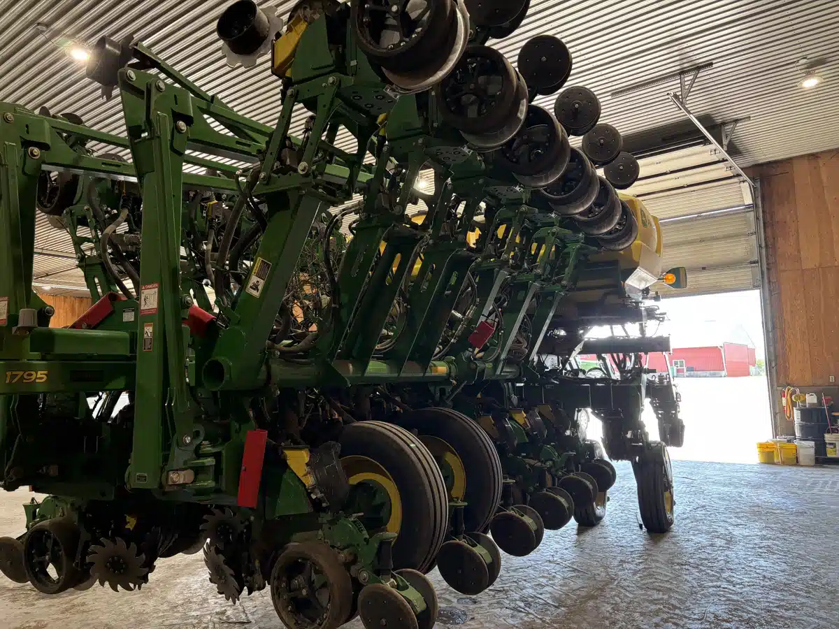 Gallery image 1 for 2024 John Deere 1795 Planter