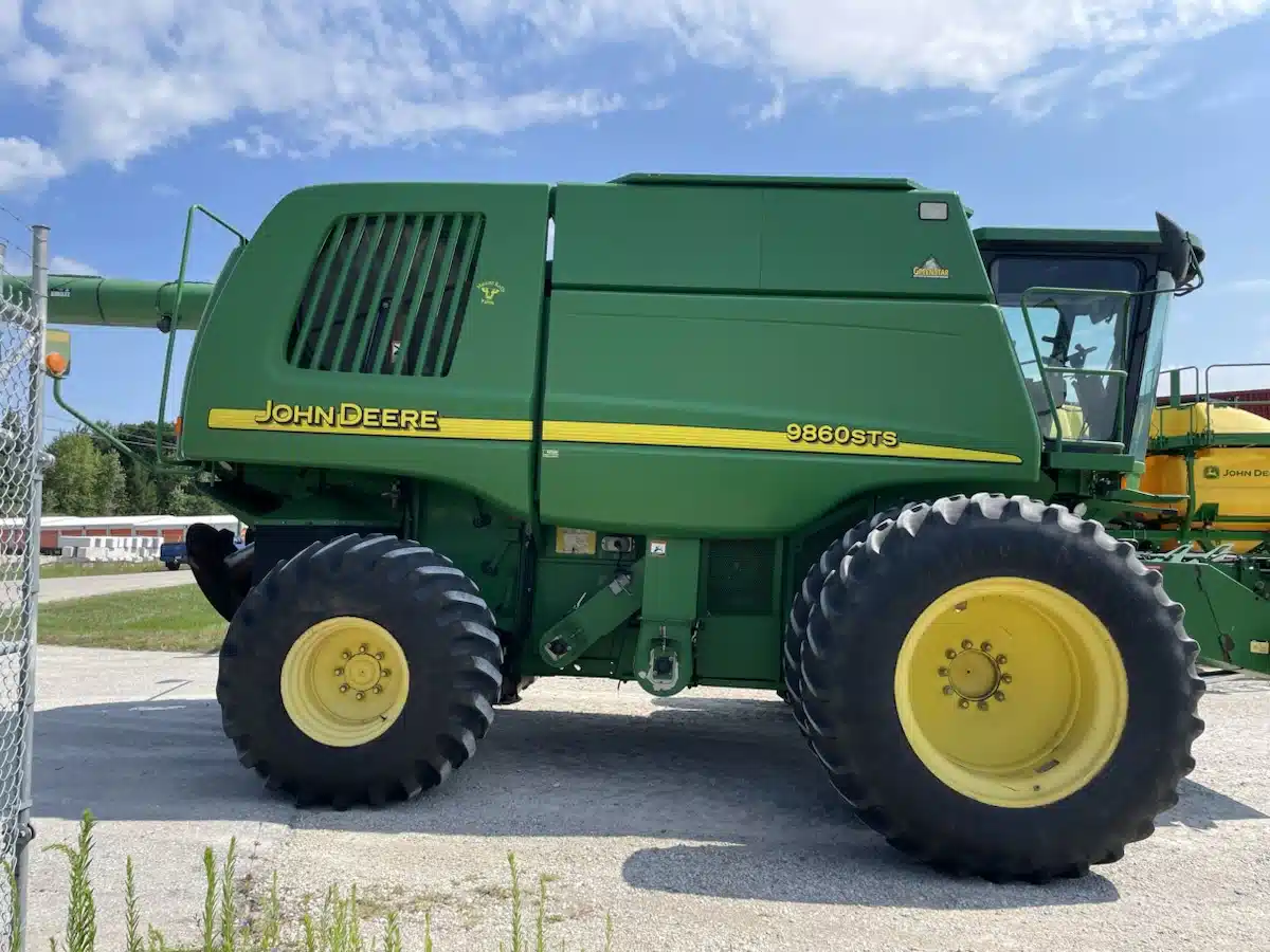 Gallery image 1 for 2004 John Deere 9860 STS Combine
